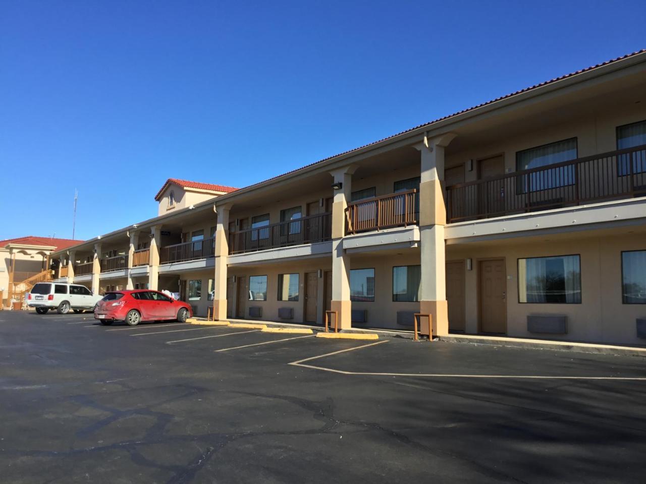 Days Inn By Wyndham Near Seaworld Сан-Антонио Экстерьер фото